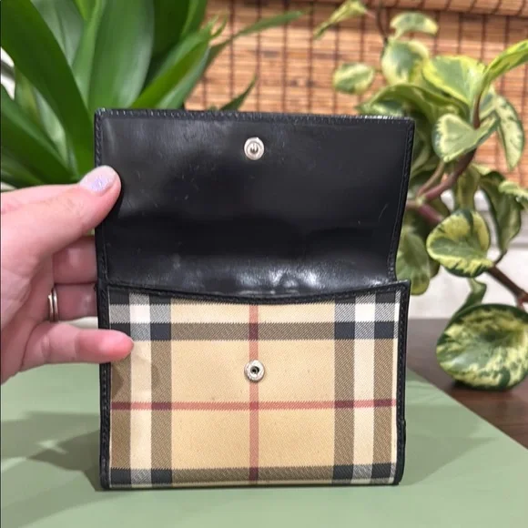 Burberry Nova Check Wallet - Picture 4 of 11